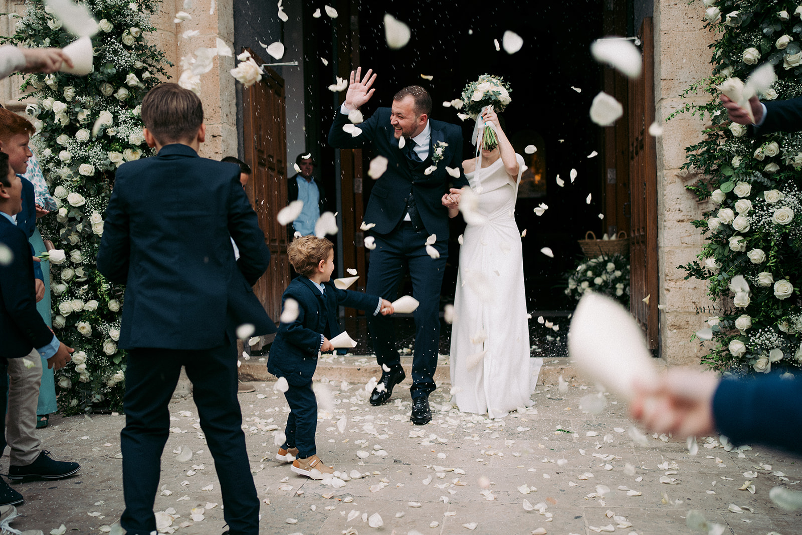 Frank and Emma's Wedding: An Unforgettable Day at L'HORT DE LA VILA and the Basílica de Sant Jaume Apòstol